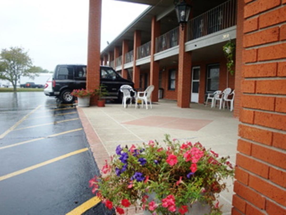 Travel Inn & Suites Frankfort Luaran gambar